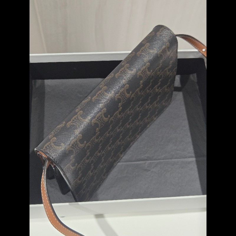 Celine Triomphe 老花帆布 woc 老花雙層信封包-7