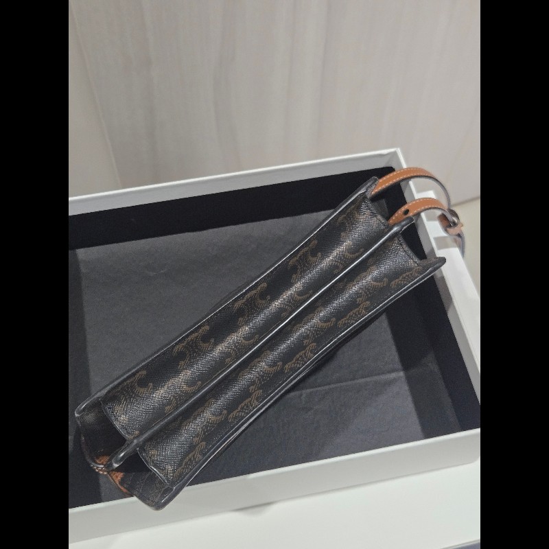 Celine Triomphe 老花帆布 woc 老花雙層信封包-11