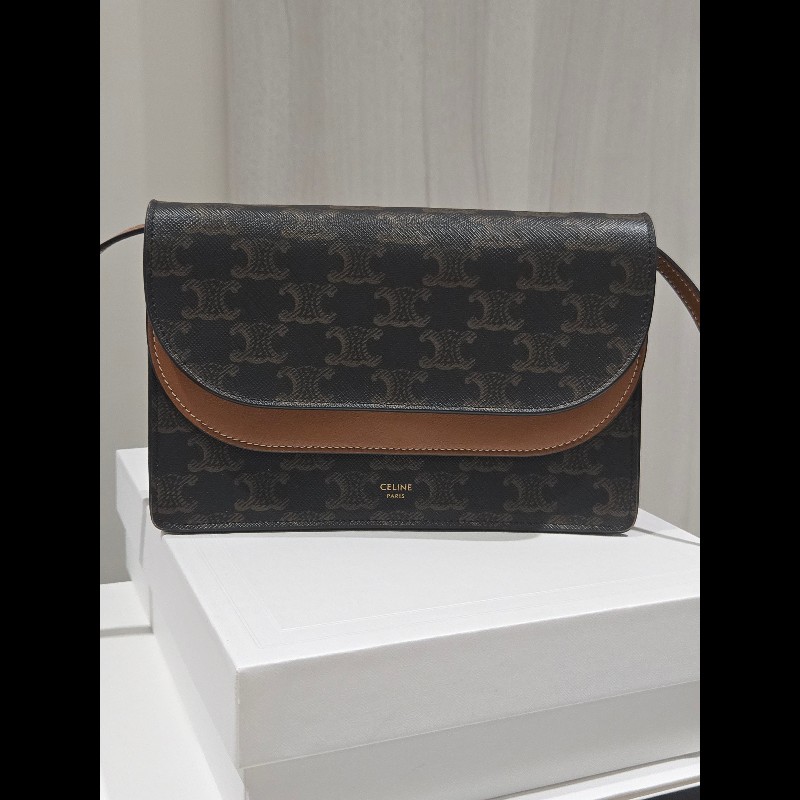 Celine Triomphe 老花帆布 woc 老花雙層信封包-28