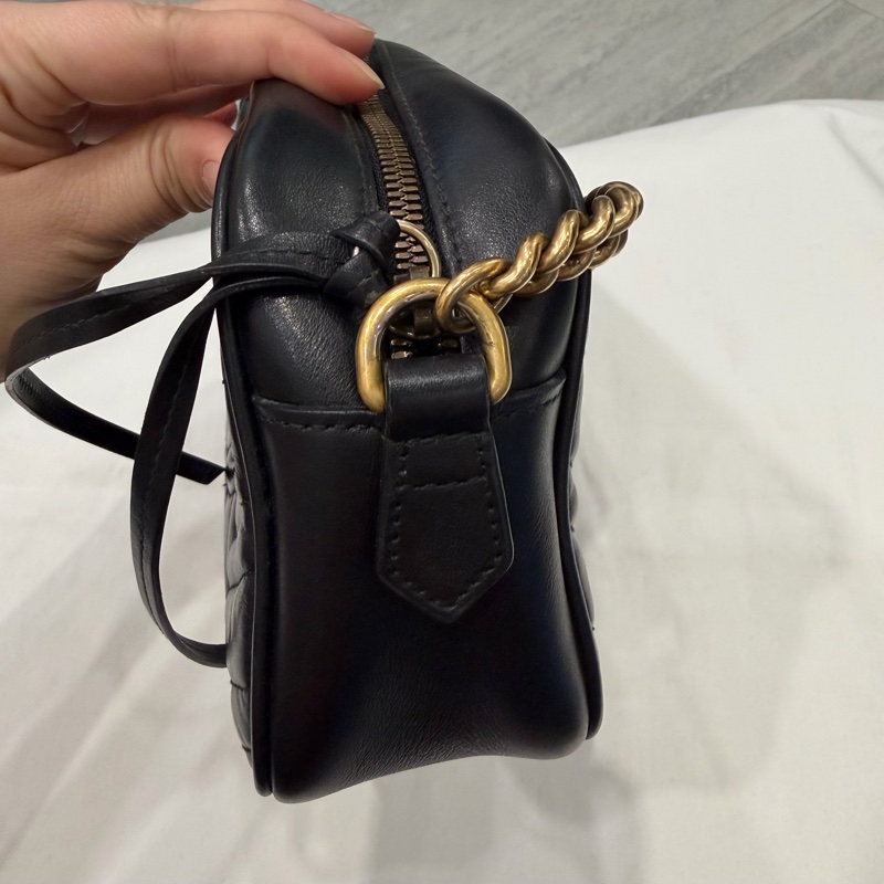 Gucci GG marmont 相機包 斜背包 黑金-6