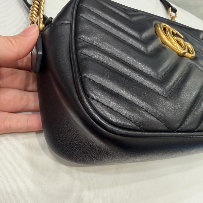 Gucci GG marmont 相機包 斜背包 黑金-9
