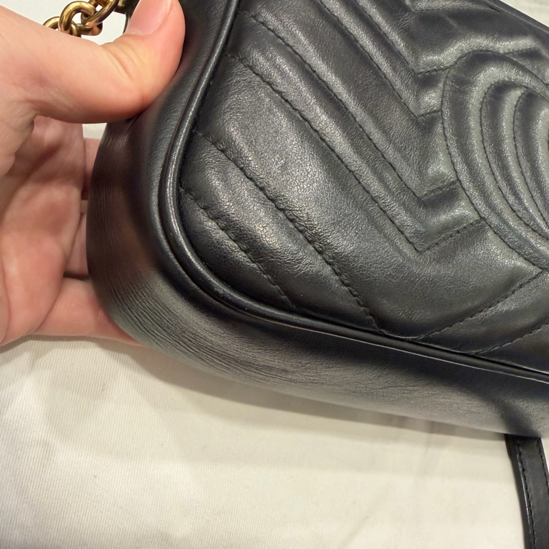 Gucci GG marmont 相機包 斜背包 黑金-11
