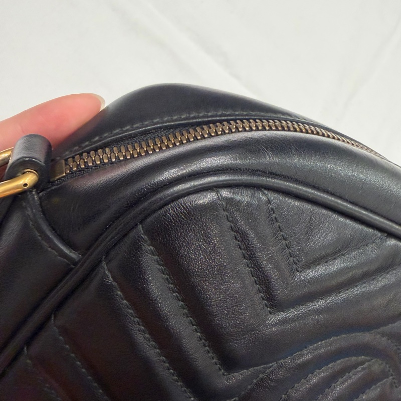 Gucci GG marmont 相機包 斜背包 黑金-13