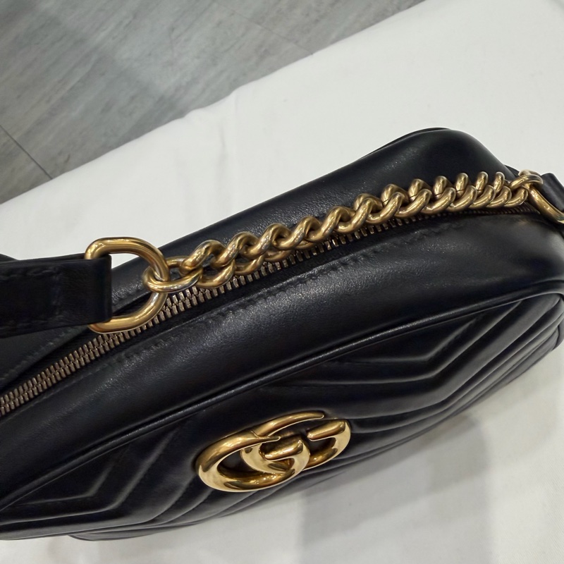 Gucci GG marmont 相機包 斜背包 黑金-25