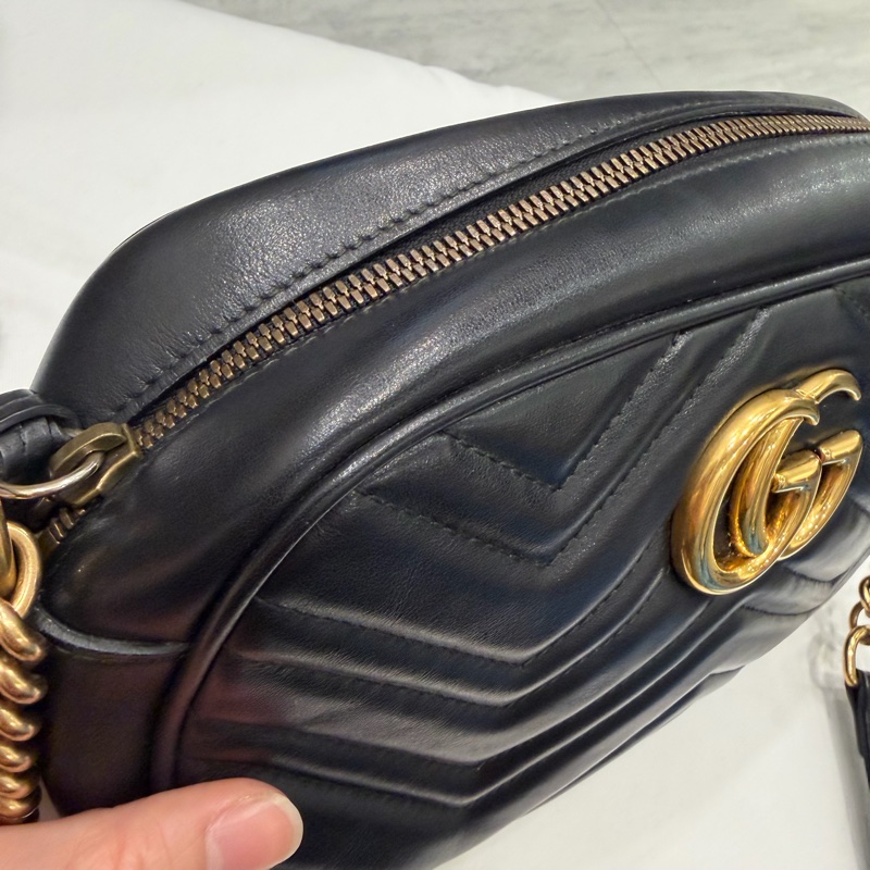 Gucci GG marmont 相機包 斜背包 黑金-29