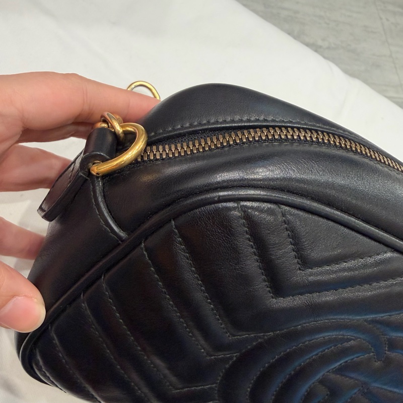 Gucci GG marmont 相機包 斜背包 黑金-31