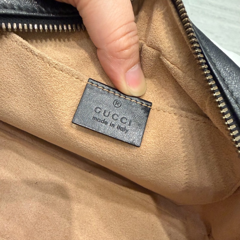 Gucci GG marmont 相機包 斜背包 黑金-35