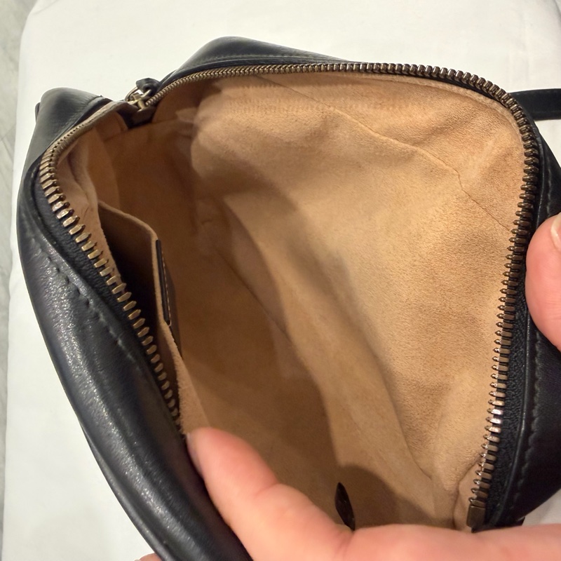 Gucci GG marmont 相機包 斜背包 黑金-39