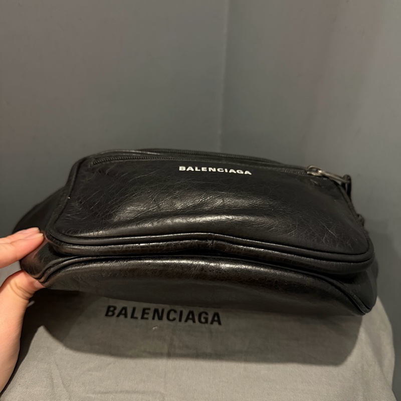 Balenciaga 巴黎世家 爆裂紋皮革 腰包 黑-6