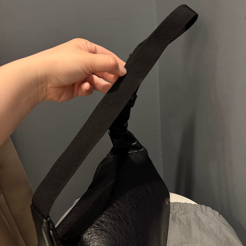 Balenciaga 巴黎世家 爆裂紋皮革 腰包 黑-14