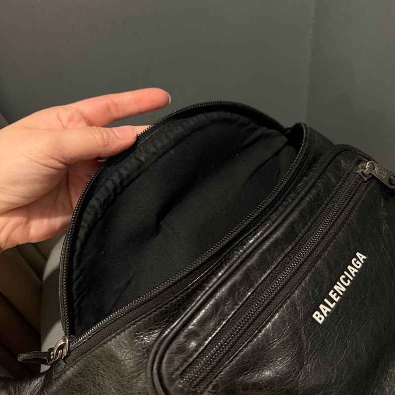 Balenciaga 巴黎世家 爆裂紋皮革 腰包 黑-23