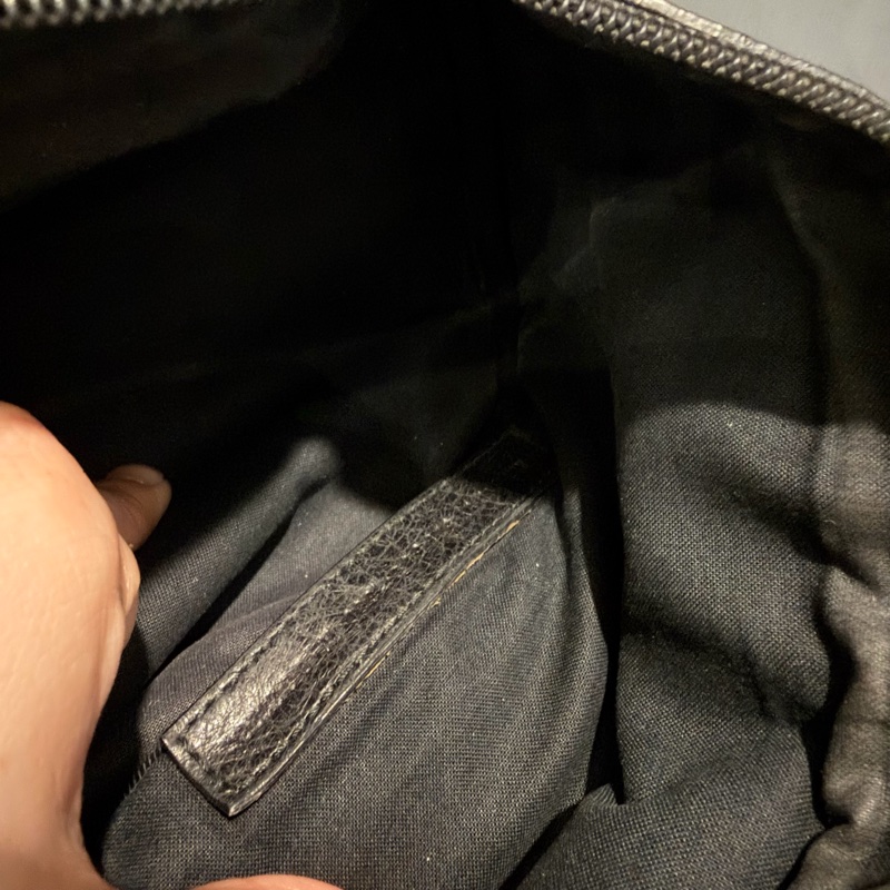 Balenciaga 巴黎世家 爆裂紋皮革 腰包 黑-26