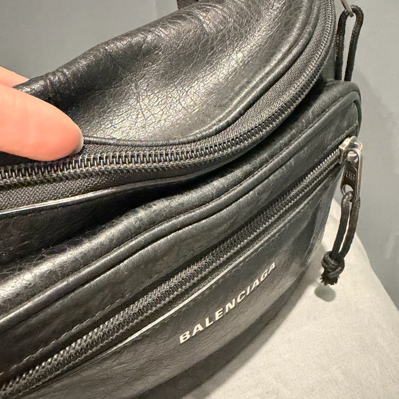 Balenciaga 巴黎世家 爆裂紋皮革 腰包 黑-33