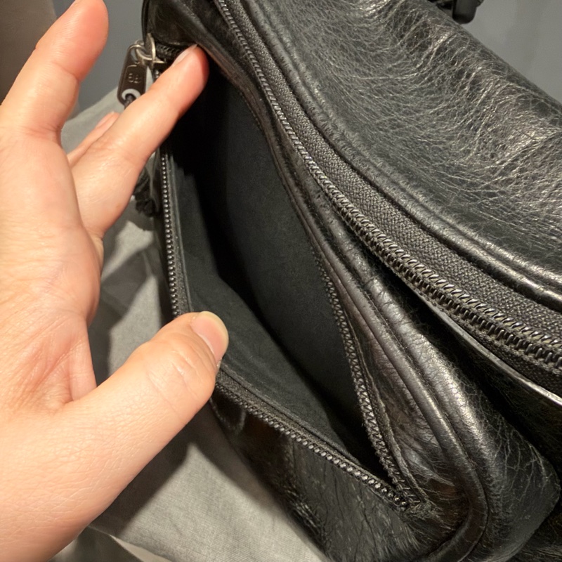 Balenciaga 巴黎世家 爆裂紋皮革 腰包 黑-35