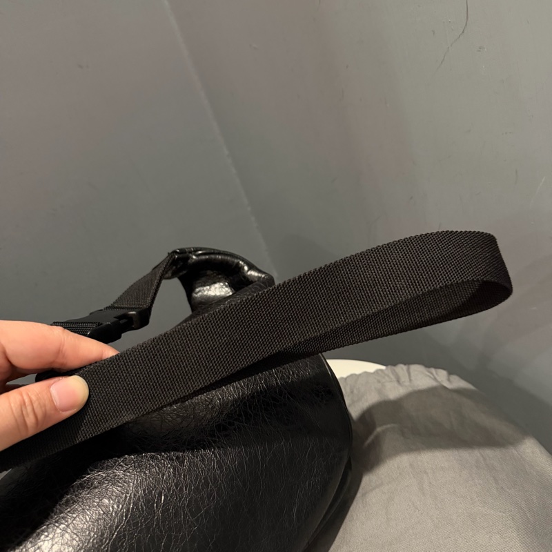 Balenciaga 巴黎世家 爆裂紋皮革 腰包 黑-36