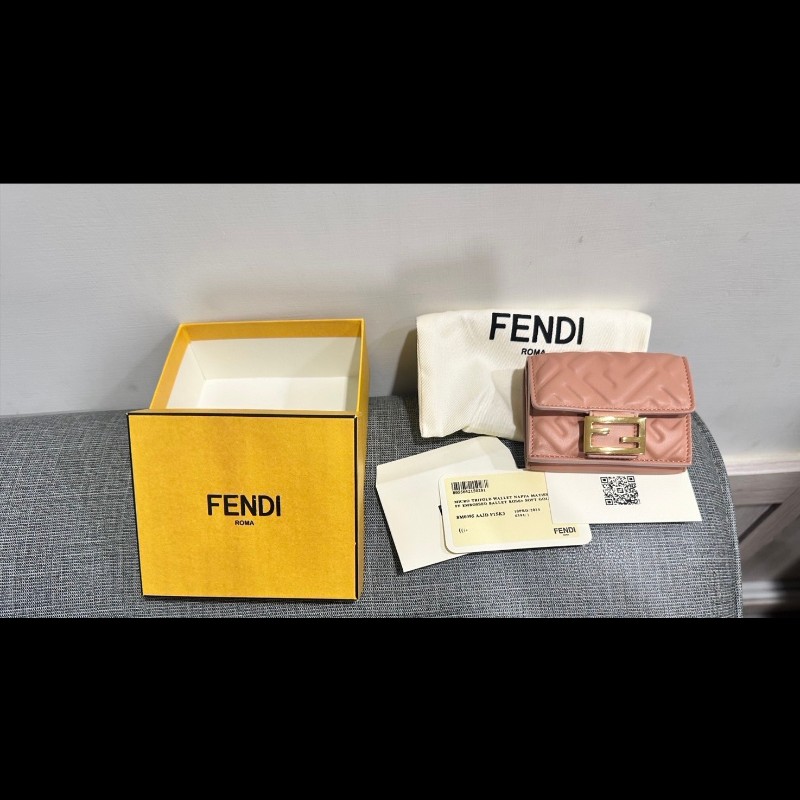 FENDI 芬迪Baguette FF Logo三折短夾(粉色)-0