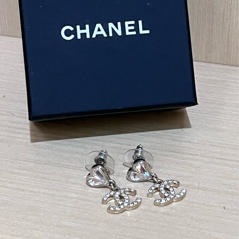 ✨Chanel✨心型水鑽雙C耳環-4