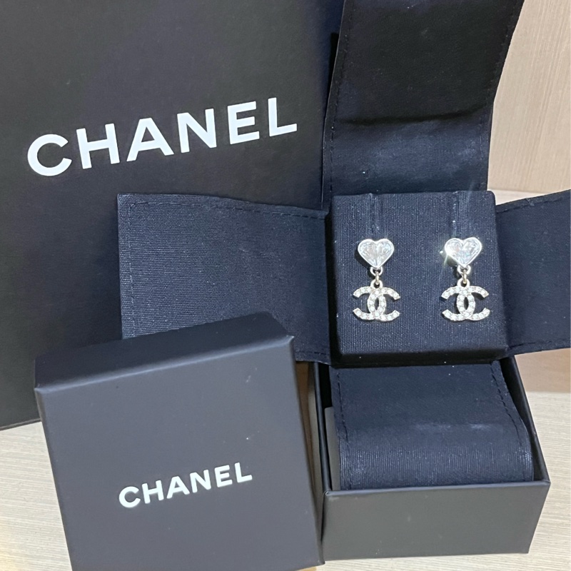 ✨Chanel✨心型水鑽雙C耳環-5