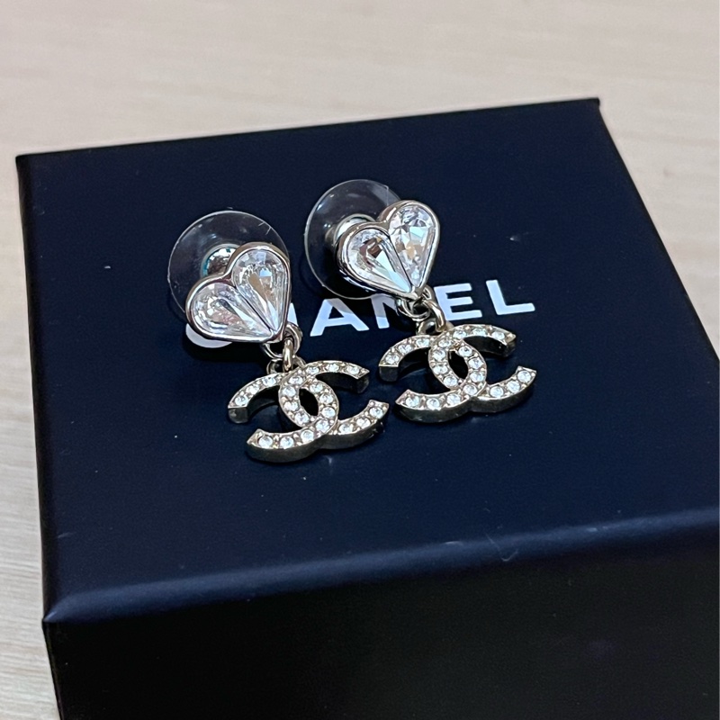 ✨Chanel✨心型水鑽雙C耳環-7