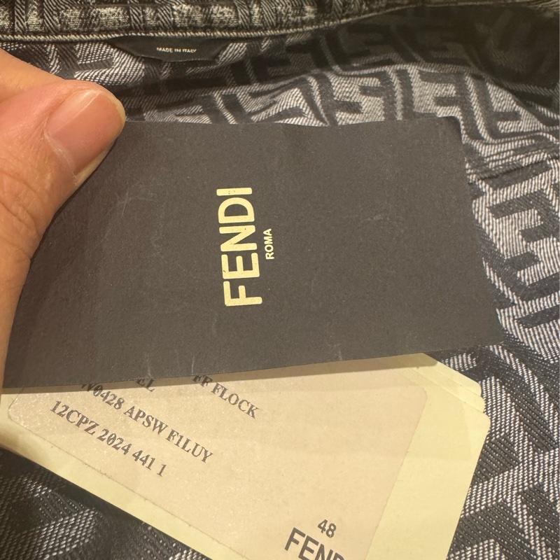 FENDI黑灰色滿版logo牛仔外套-6