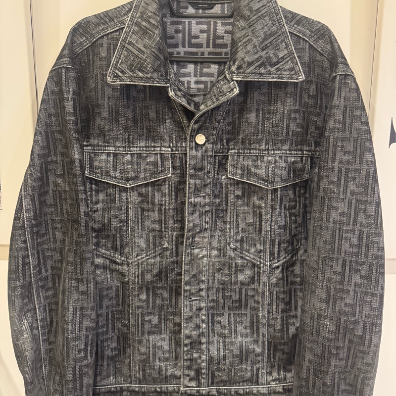 FENDI黑灰色滿版logo牛仔外套-8