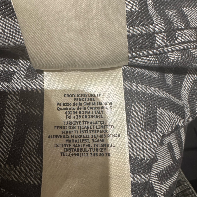 FENDI黑灰色滿版logo牛仔外套-16