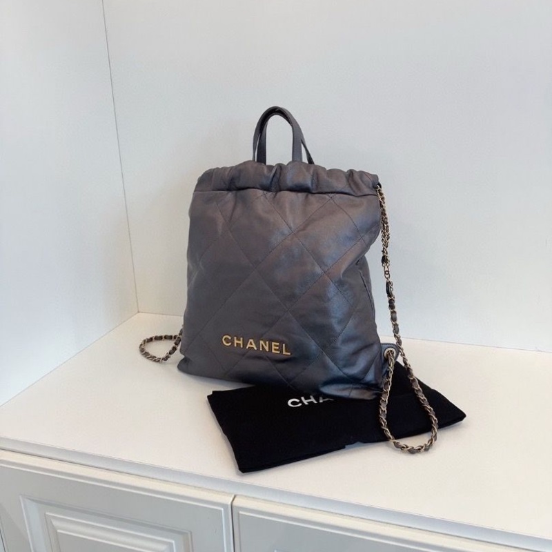 Chanel 芯片款 22bag槍灰色金字後背包34*36*8 cm 98新配件塵袋-5