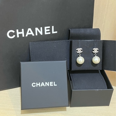 ✨Chanel✨經典款雙C垂墜珍珠耳環