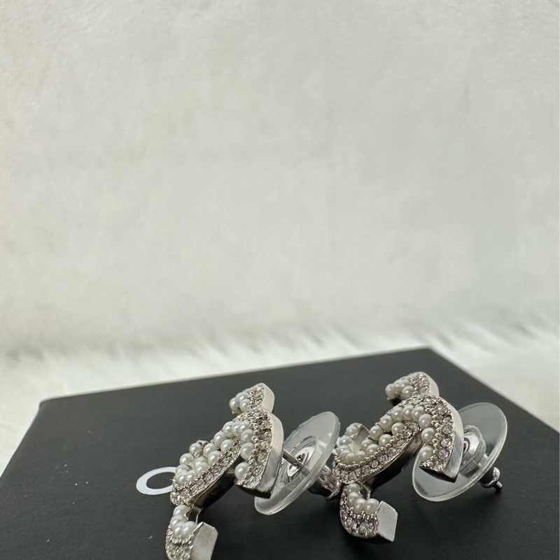 Chanel 水鑽珍珠LOGO針式耳環-1