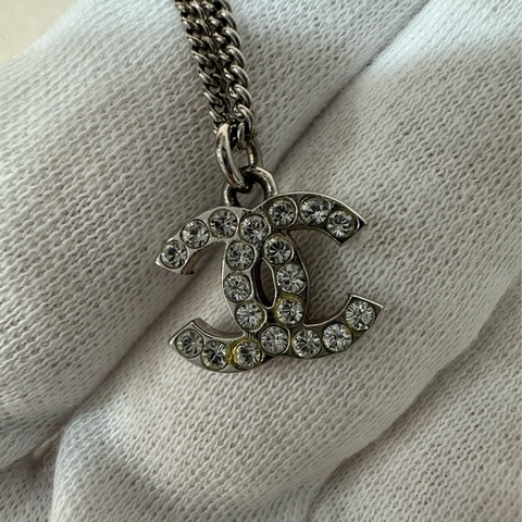 Chanel 銀色雙C水鑽項鍊