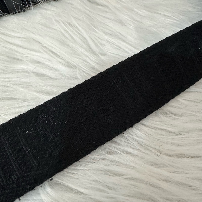 LV M12599 黑花黑釦斜背包 郵差包-61