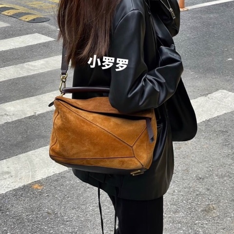 LOEWE Puzzle乾邑色麂皮手提肩背斜背包28*18*12 98新配件塵袋