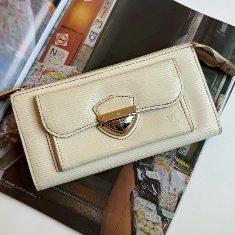 ✨東西全配 LV 米白耐刮雙層拉鍊長夾-0