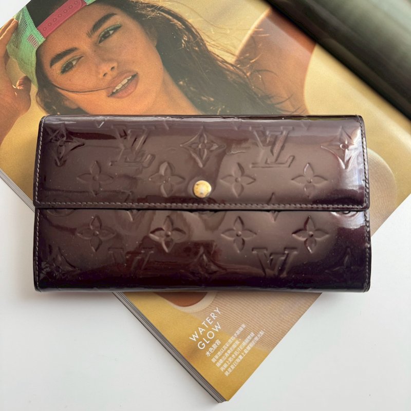 ✨竟然不用萬元 復古款 LV 酒紅色漆皮釦式長夾-0