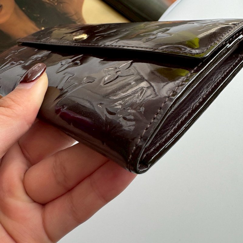 ✨竟然不用萬元 復古款 LV 酒紅色漆皮釦式長夾-3