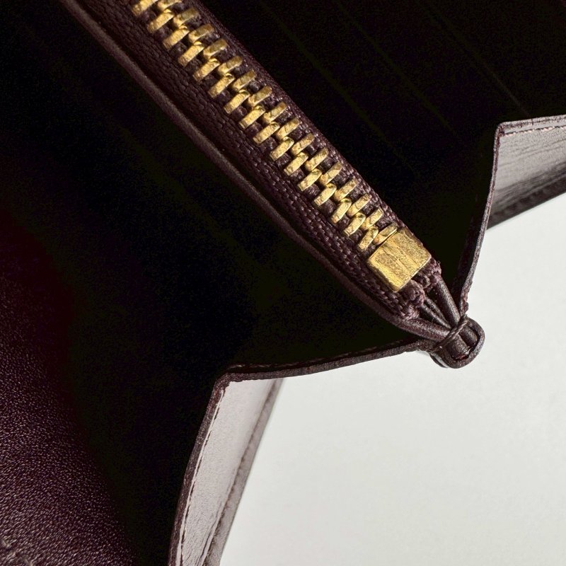 ✨竟然不用萬元 復古款 LV 酒紅色漆皮釦式長夾-8