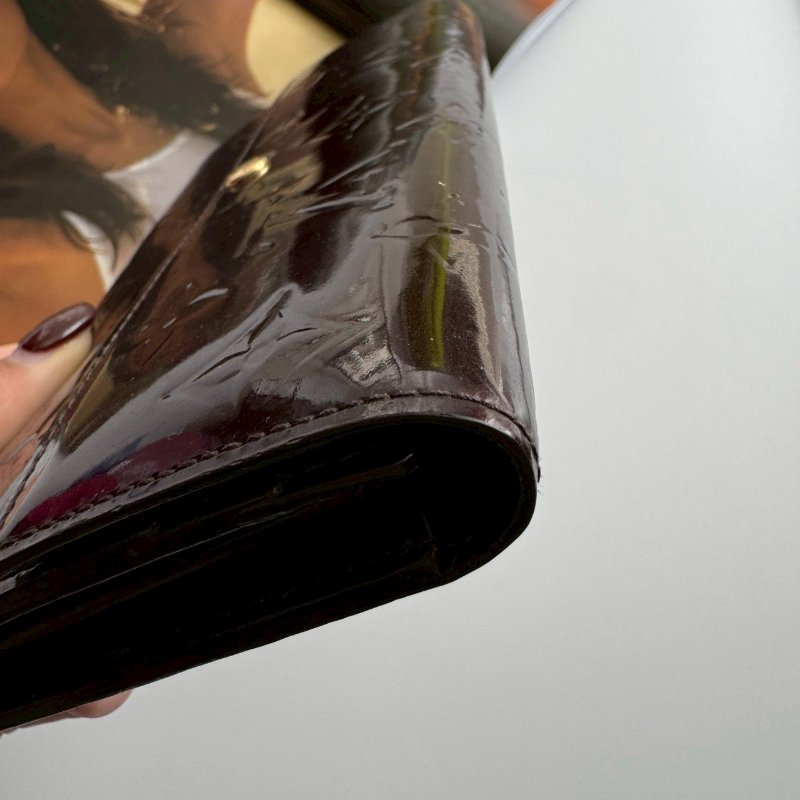 ✨竟然不用萬元 復古款 LV 酒紅色漆皮釦式長夾-17