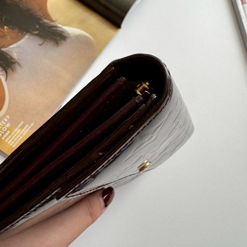 ✨竟然不用萬元 復古款 LV 酒紅色漆皮釦式長夾-18