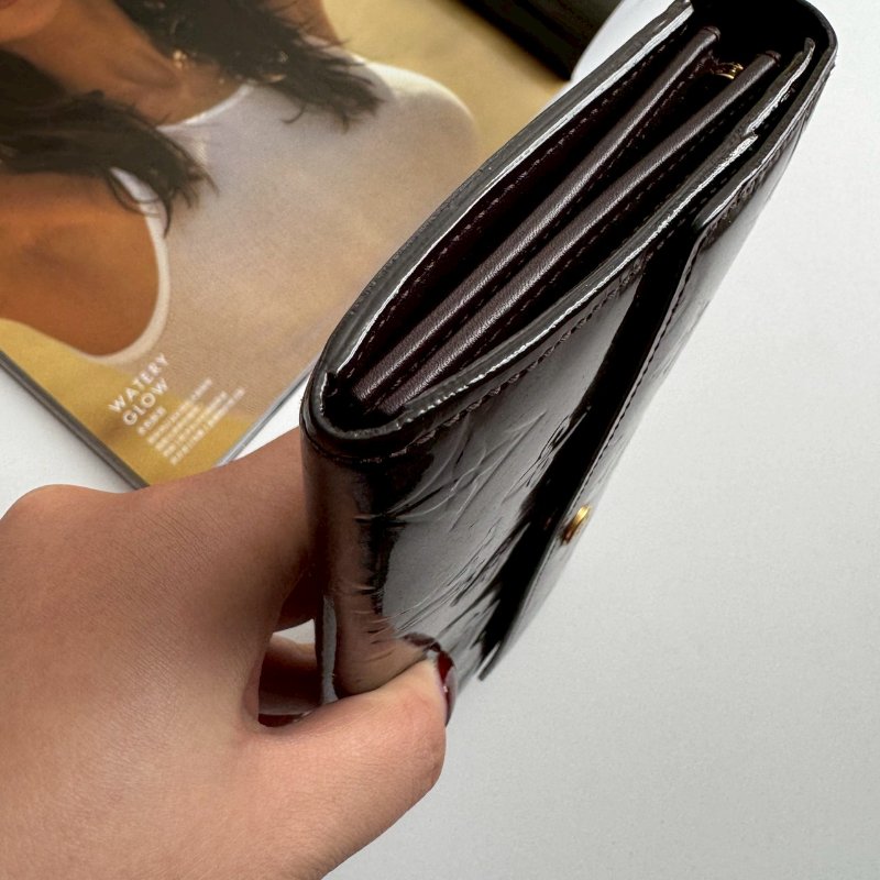 ✨竟然不用萬元 復古款 LV 酒紅色漆皮釦式長夾-19