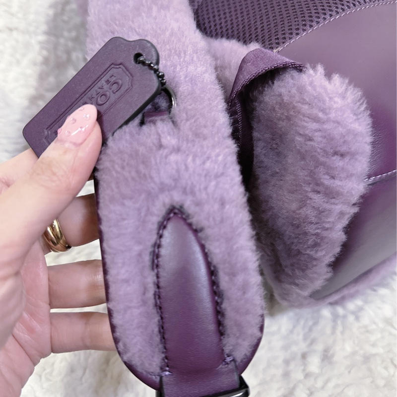 全新 coach紫色毛絨後背包-20