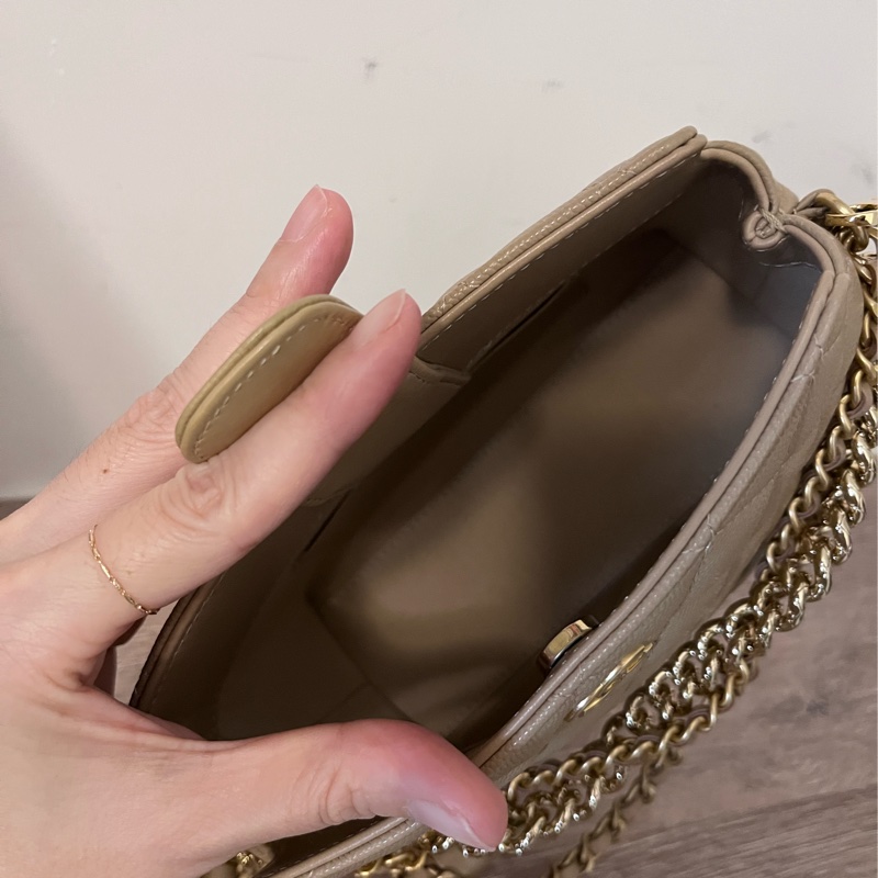 ✨Chanel✨奶茶色荔枝牛皮手提包-10