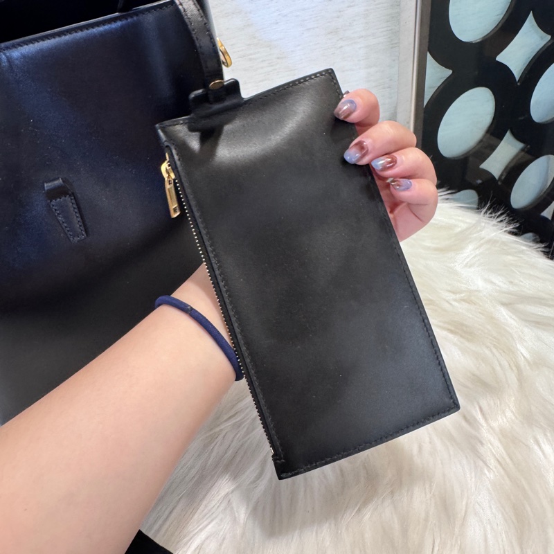 ［櫃價近10萬］YSL LE37 黑牛皮手提斜背水桶包-11