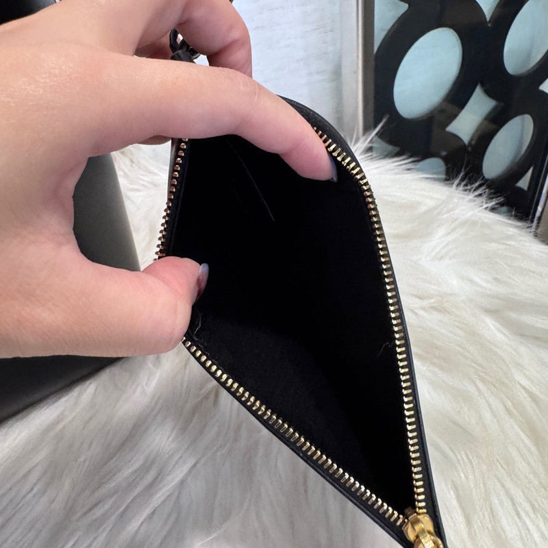 ［櫃價近10萬］YSL LE37 黑牛皮手提斜背水桶包-12