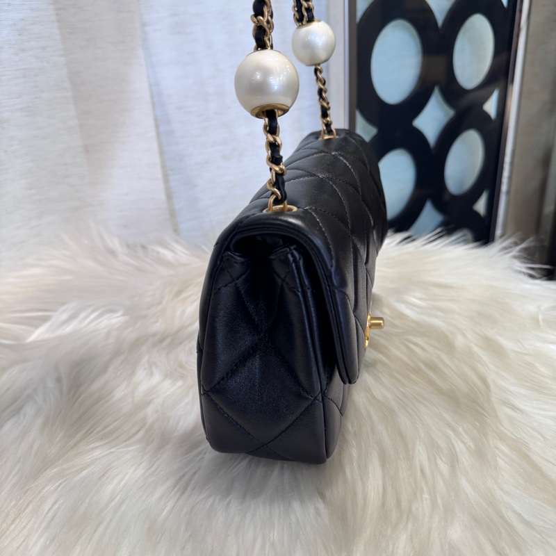 [櫃價20萬］Chanel CF20 大Mini 黑羊皮珍珠調節釦 芯片款 近全新-2