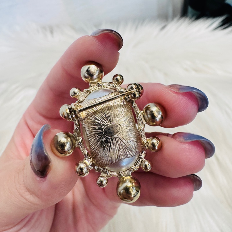 Chanel 淡金珍珠水鑽胸針 近全新-3
