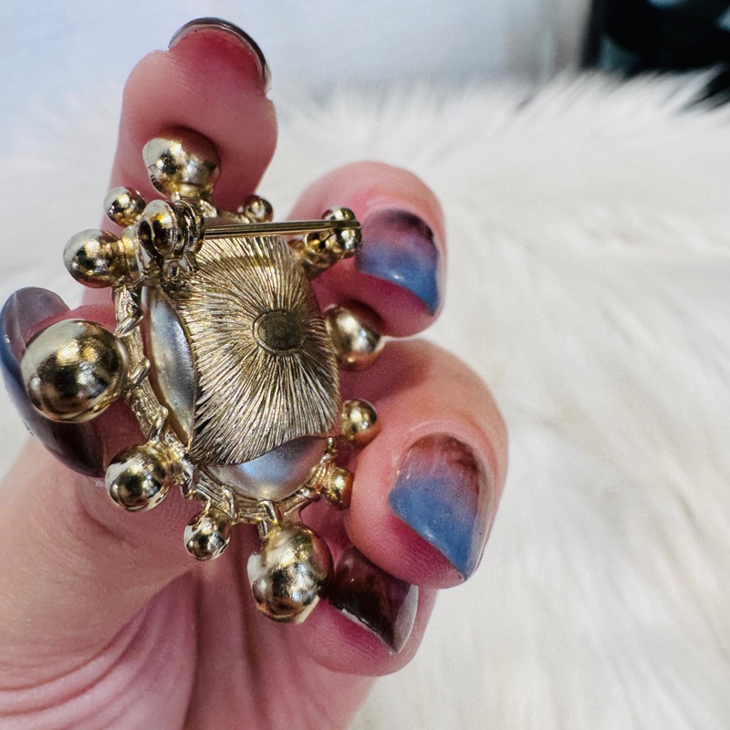 Chanel 淡金珍珠水鑽胸針 近全新-4