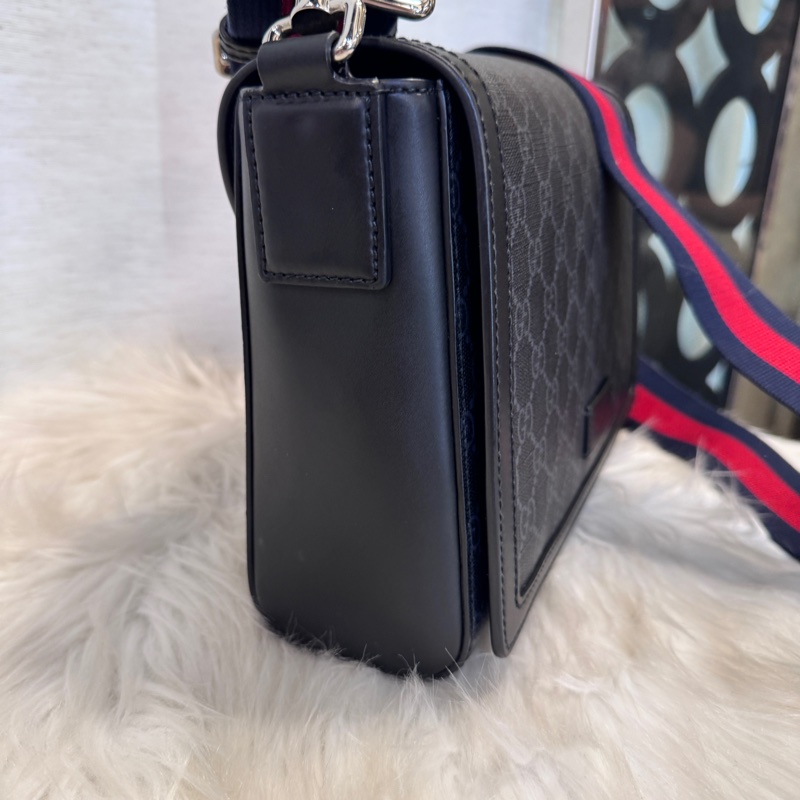 Gucci 黑灰PVC黑牛皮郵差包 近全新-2