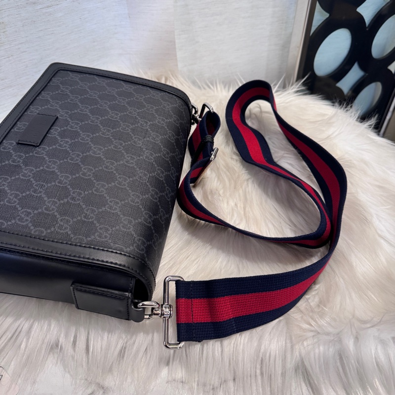 Gucci 黑灰PVC黑牛皮郵差包 近全新-9