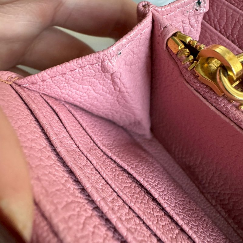 ✨盒子、防塵都有 年輕款 Miu Miu 粉色拉鍊長夾-18