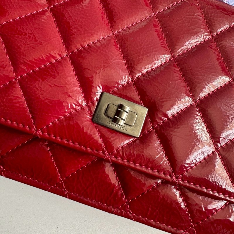 ✨犒賞自己的禮物 Chanel 紅色漆皮2.55復古woc-2